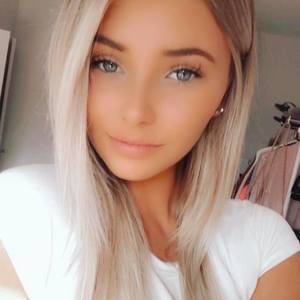 Meet your Posher, Kayla